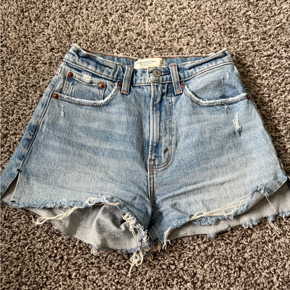Abercrombie Denim the Mom Short High rise